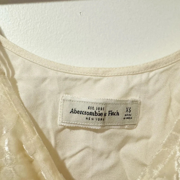 Abercrombie & Fitch Velvet‎ Floral Crop Top Size XS - Picture 3 of 3